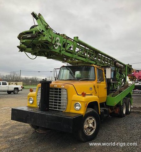 Chicago Pneumatic 650 Drilling Rig for Sale
